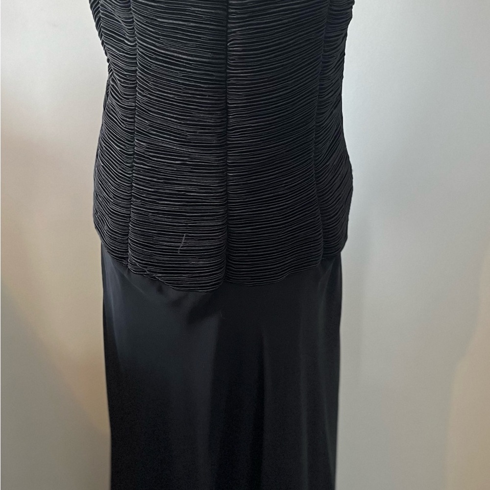 Ursula of Switzerland Off  The Shoulder Black Full Length Gown - Picture 4 of 5